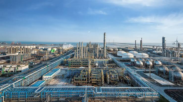 Dangote Refinery’s Distribution Push Is Changing Nigeria’s Fuel Market